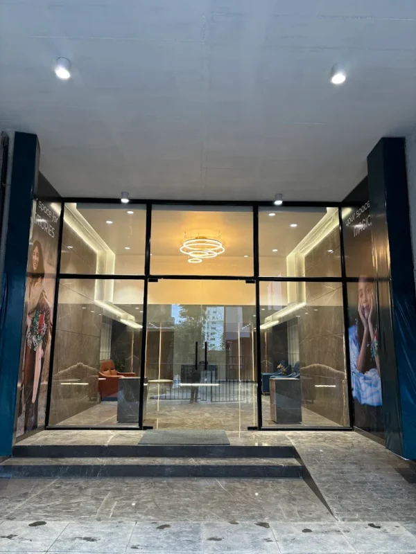 10mm toughened glass partition with matte black slim profile