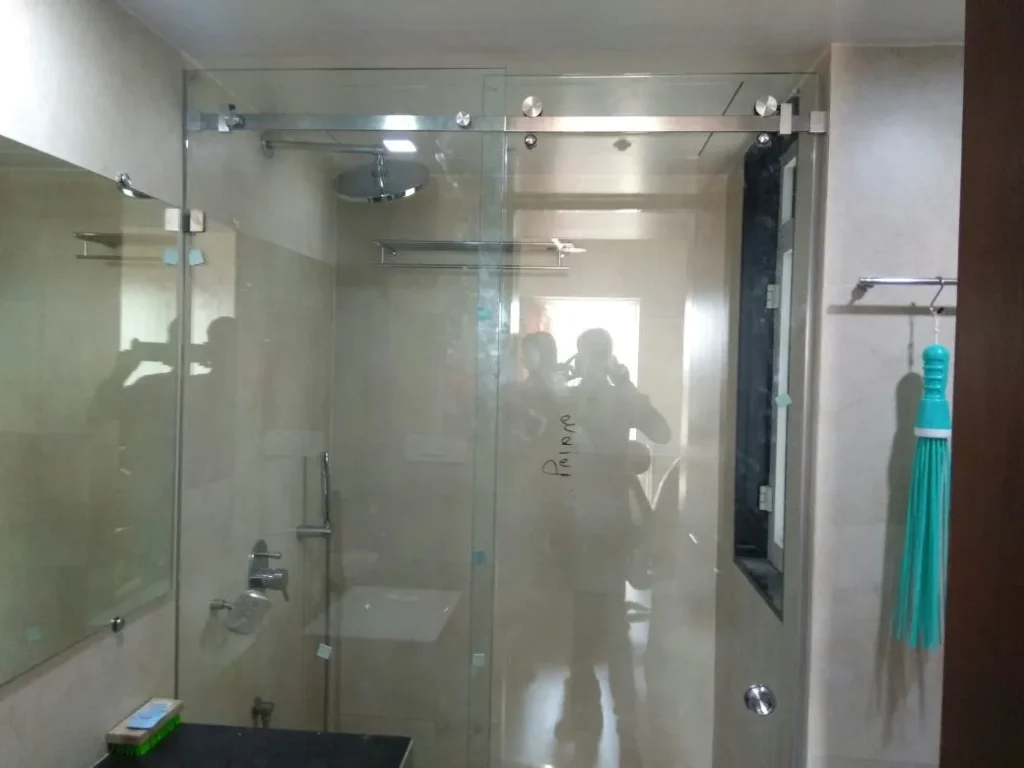 shower glass partiton for bathroom in pune