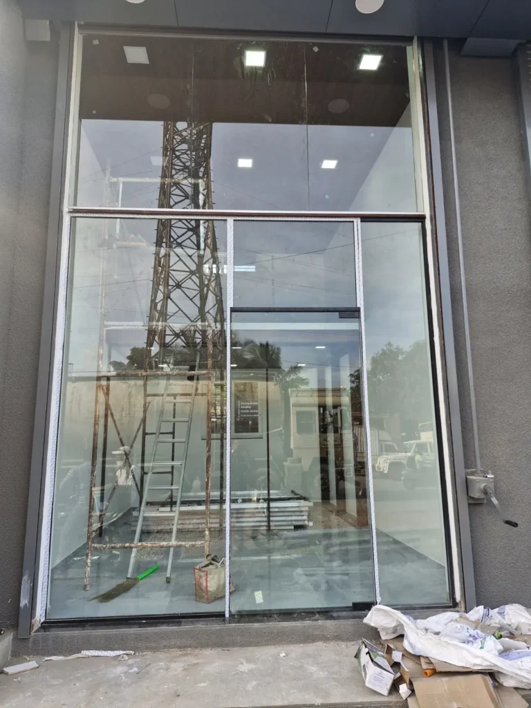 Store glass partition